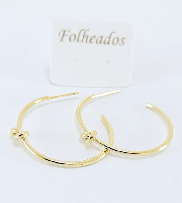 Argola fio dourado com nó central - Image 3