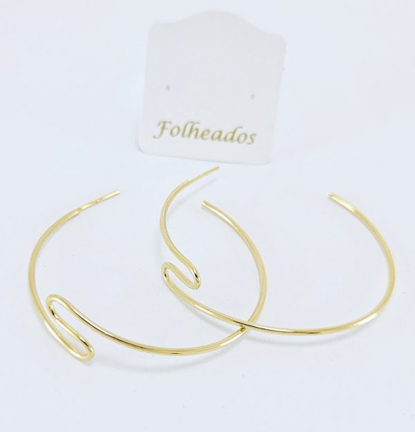 Argola fio dourado com detalhe ondulado - Image 2