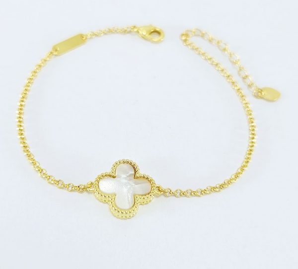 Pulseira com trevo branco detalhes dourado - Image 2