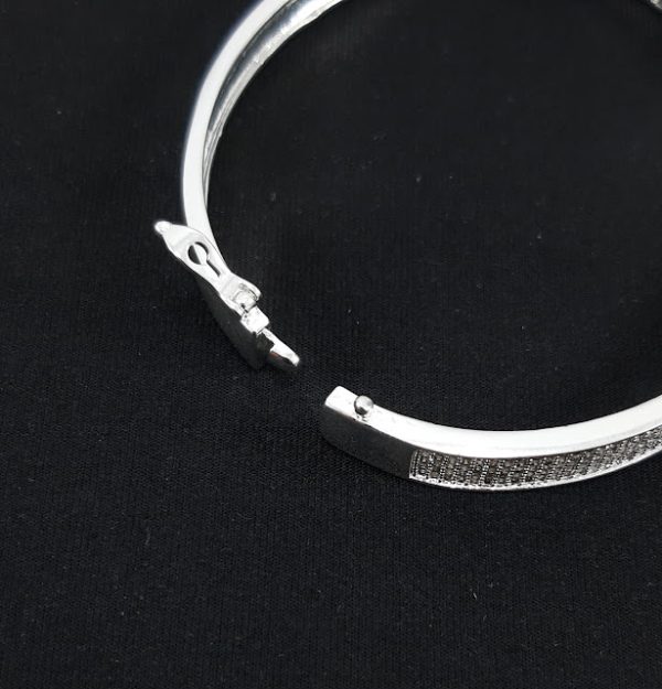 Bracelete cravejado em zircônia cristal detalhes vazado - Image 3