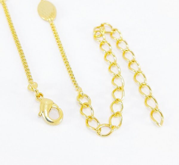 Choker com Medalhas Oval detalhado dourado