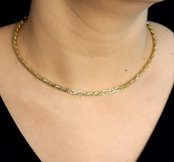 Choker elos trabalhado dourado