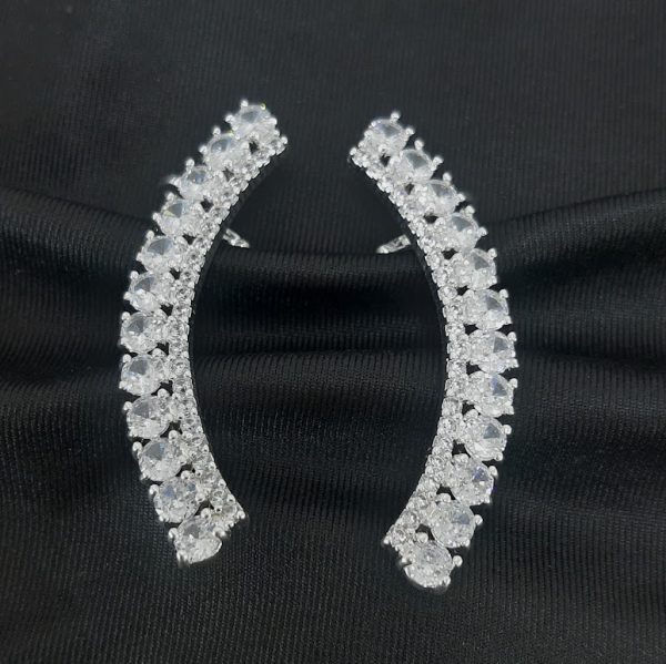 Brinco Ear cuff com pedra zircônias