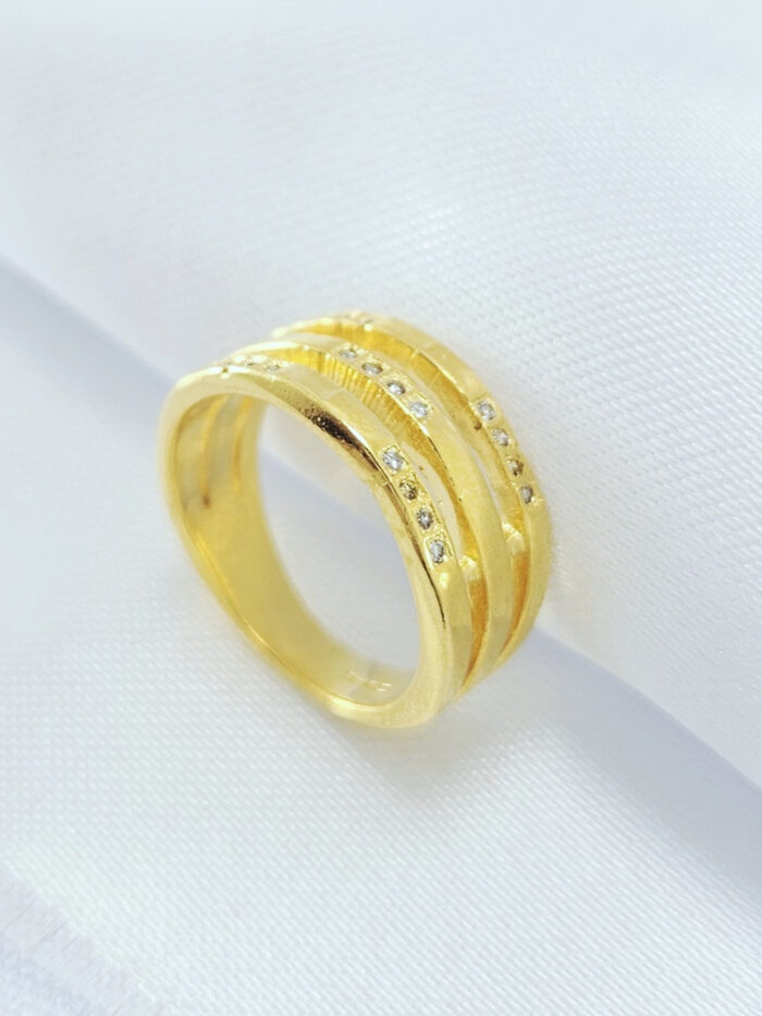 Anel triplo detalhe em pedras