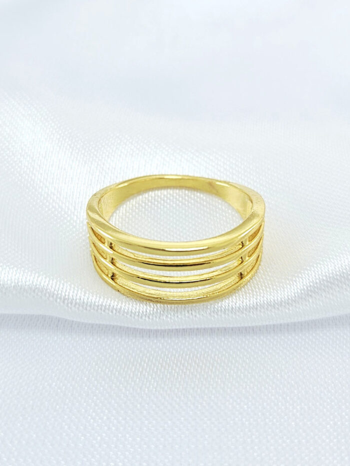 Anel três fios dourados