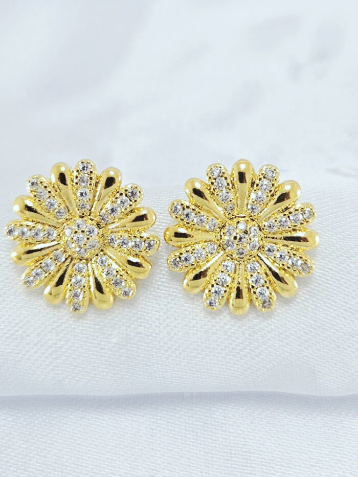 Brinco girassol cravejada com zircônias