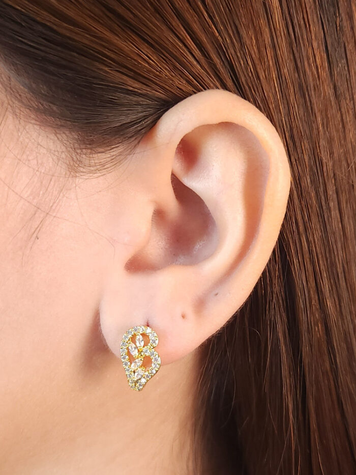 Brinco pedra navete fio cravejado