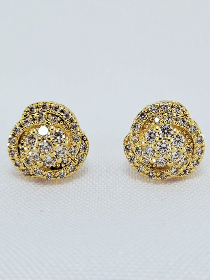 Brinco flor cravejado