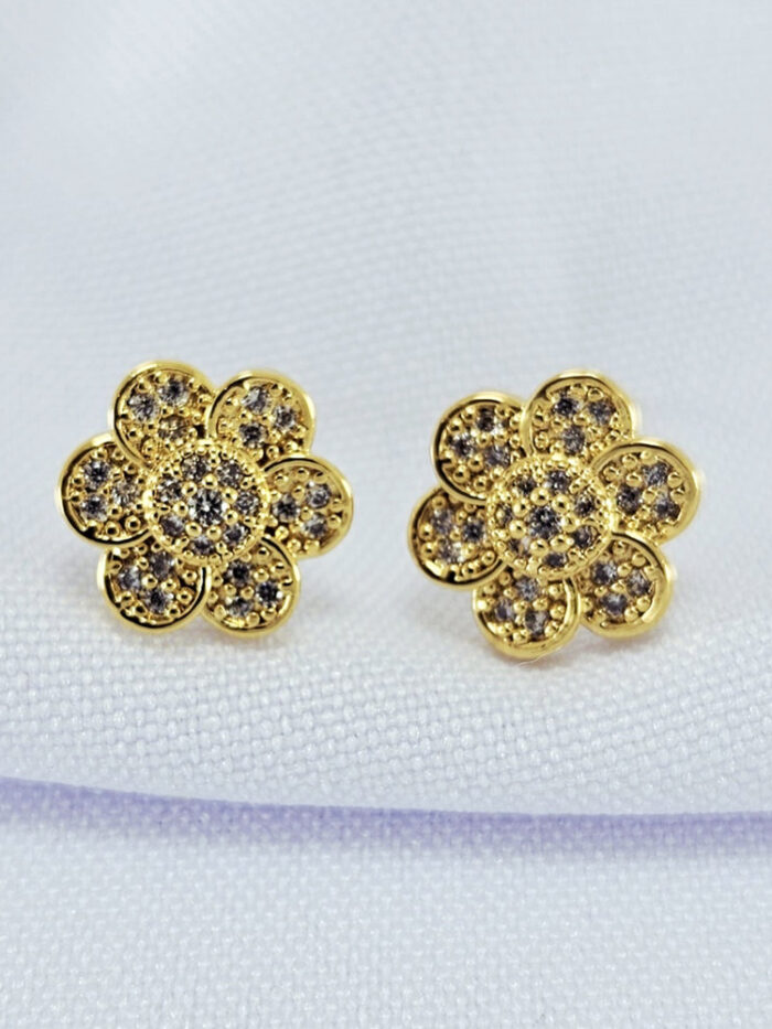 Brinco flor cravejado