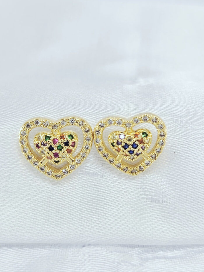 Brinco coração cravejado colorido