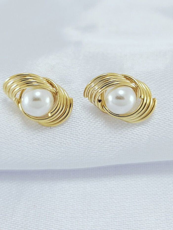 Brinco Aramado com pérola