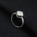 Anel trevo cravejado