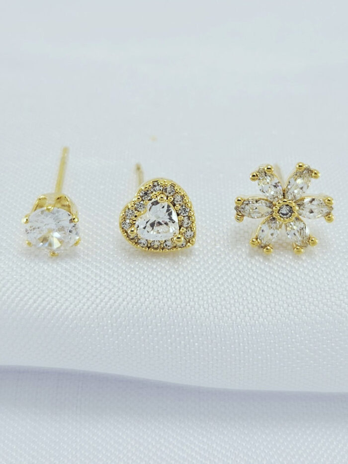 Trio de brincos ponto de luz, coração e flor cristal