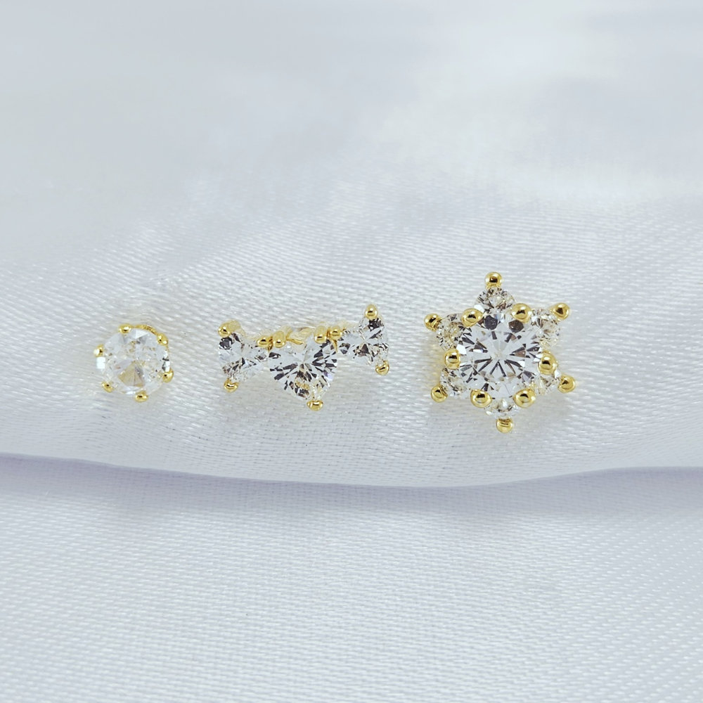 Trio de brincos ponto de luz, fio corações cristal e flor