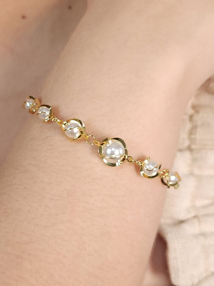 Pulseira pérola com fio ondulado