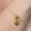 Pulseira com pingente corações