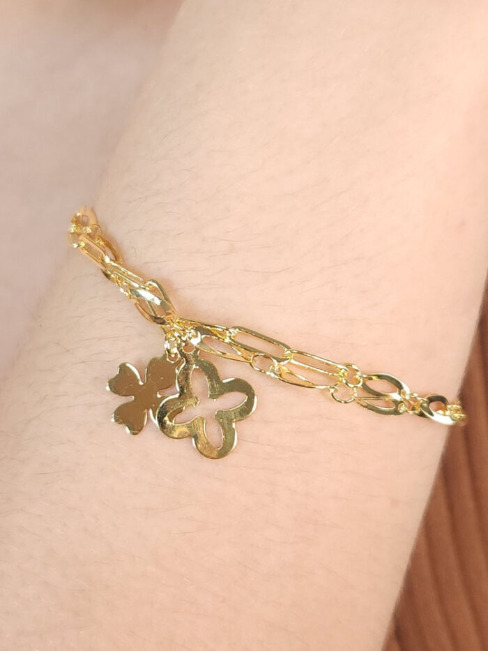 Pulseira dupla elo com  trevo vazado e liso