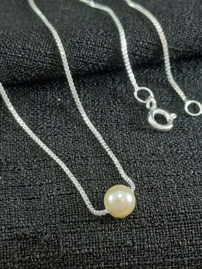 Gargantilha veneziana com detalhe em pérola