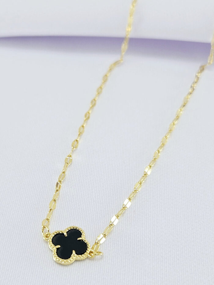 Gargantilha elos detalhado com trevo