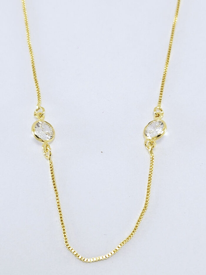 Longuinho com pontos de luz