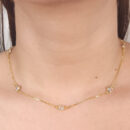 Gargantilha choker com ponto de luz