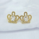 Brinco formato coroa com pedra oval cristal e fios cravejado