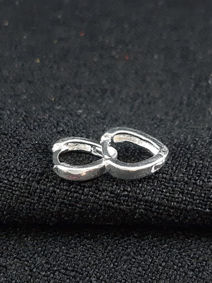 Brinco argola infantil modelo coração