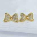 Brinco formato laço cravejado