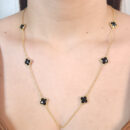 Gargantilha longuinho pingente de trevos pedra preta