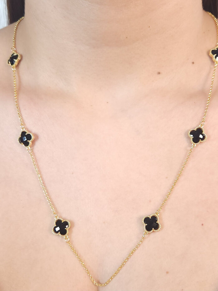 Gargantilha longuinho pingente de trevos pedra preta