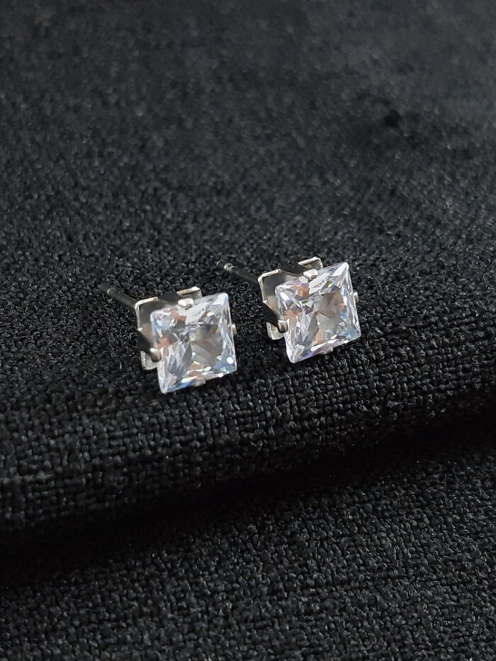 Brinco ponto de luz quadrado