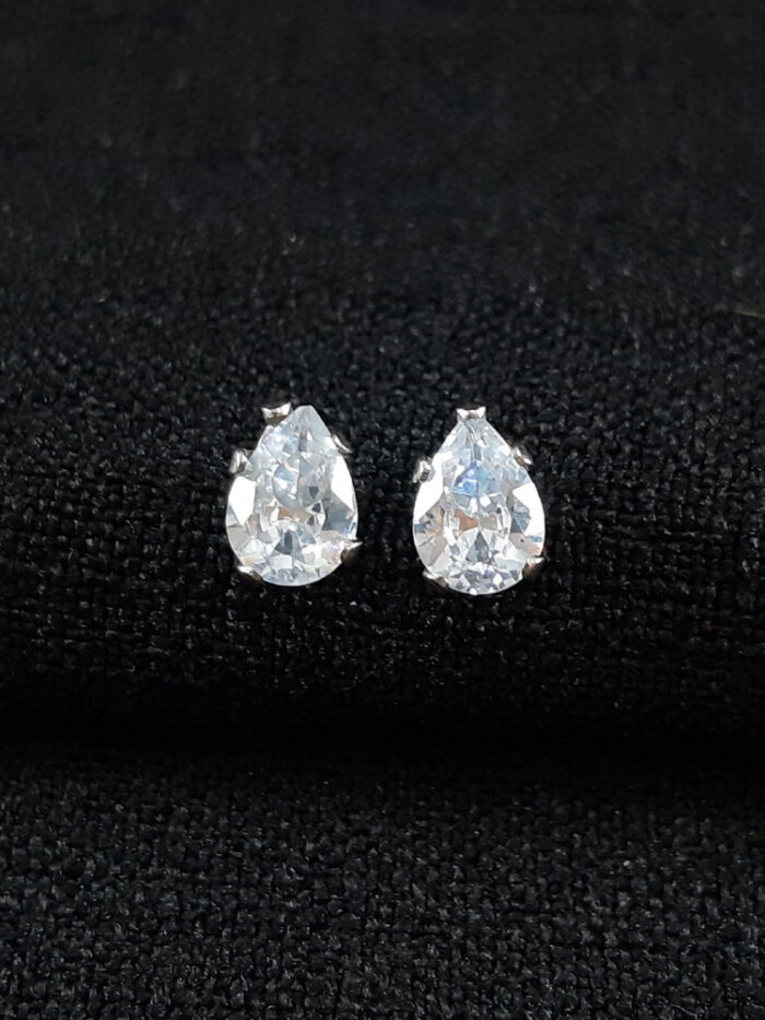 Brinco ponto de luz formato gota