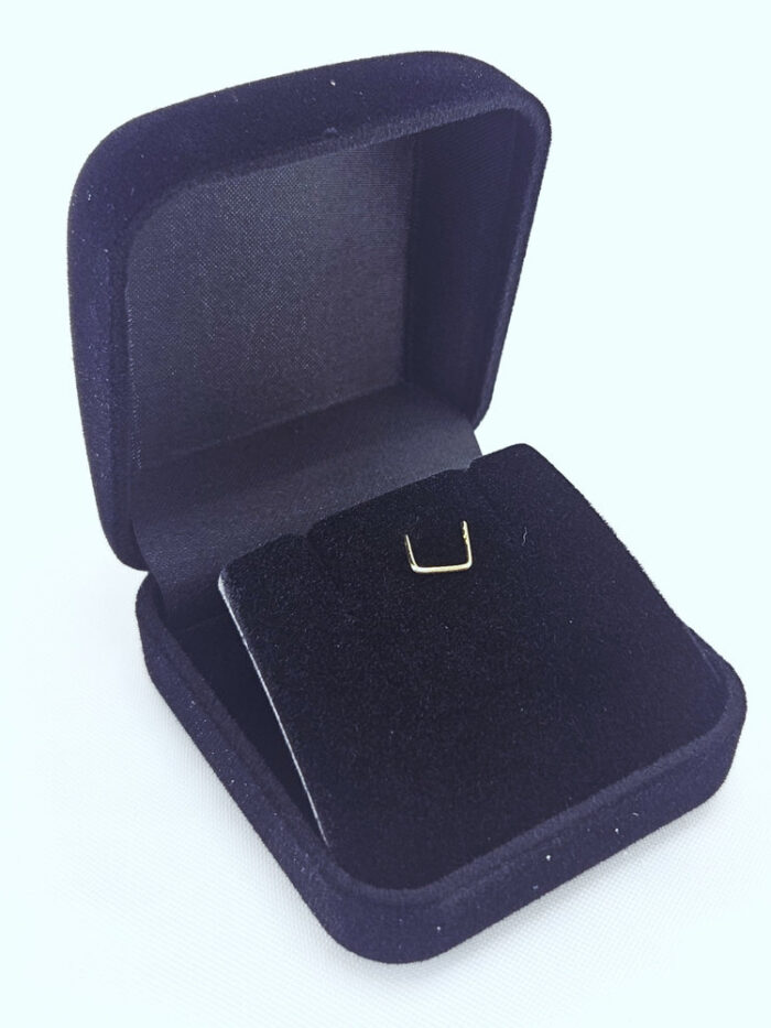 Caixinha para conjunto de veludo preto