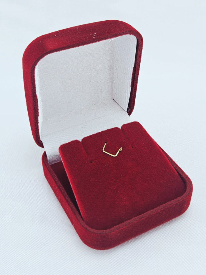 Caixinha para conjunto de veludo vermelho