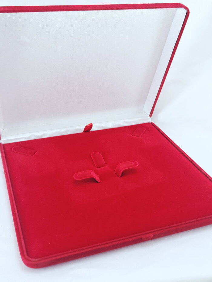 Caixa de veludo vermelha para conjunto