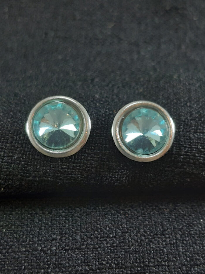 Brinco ponto de luz grande