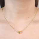 Gargantilha esfera dourada