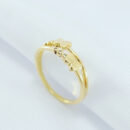 Anel fio duplo com coração detalhe cravejado