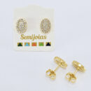 Brinco oval cravejado