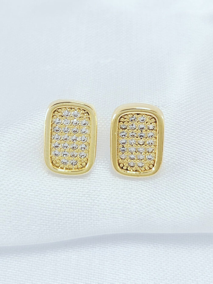 Brinco retangular cravejado com borda dourada