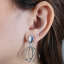 Brinco base chapeado pêndulo gota tripla