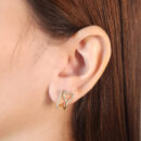 Brinco dois fios liso e cravejado com coração vazado