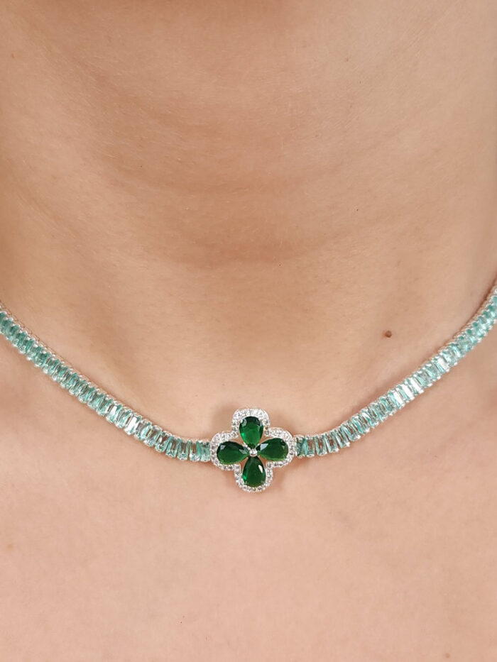 Choker riviera pedras baguete verde claro com trevo verde