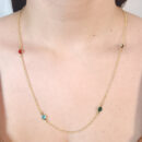 Gargantilha longuinho com ponto de luz colorido