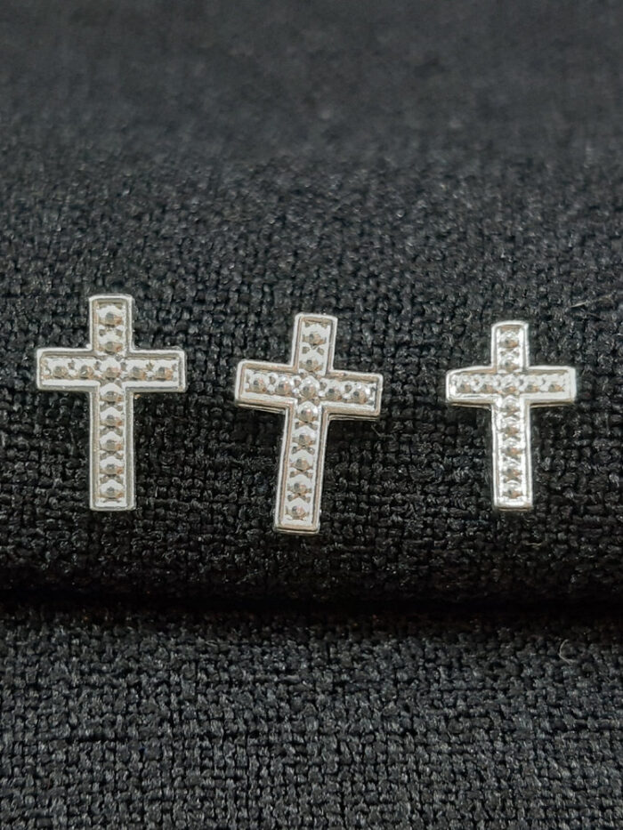 Trio de brincos cruz detalhada