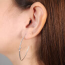 Argola oval com detalhe nó