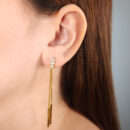 Brinco base cristal com fio de veneziana e caninho dourado