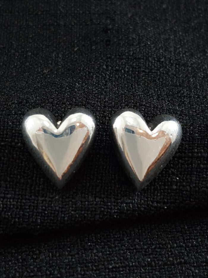 Brinco coração liso