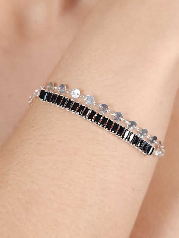 Pulseira fios duplo pedra baguete preta