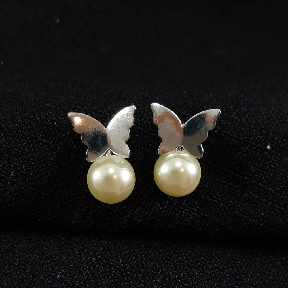 Brinco borboleta com pérola pêndulo